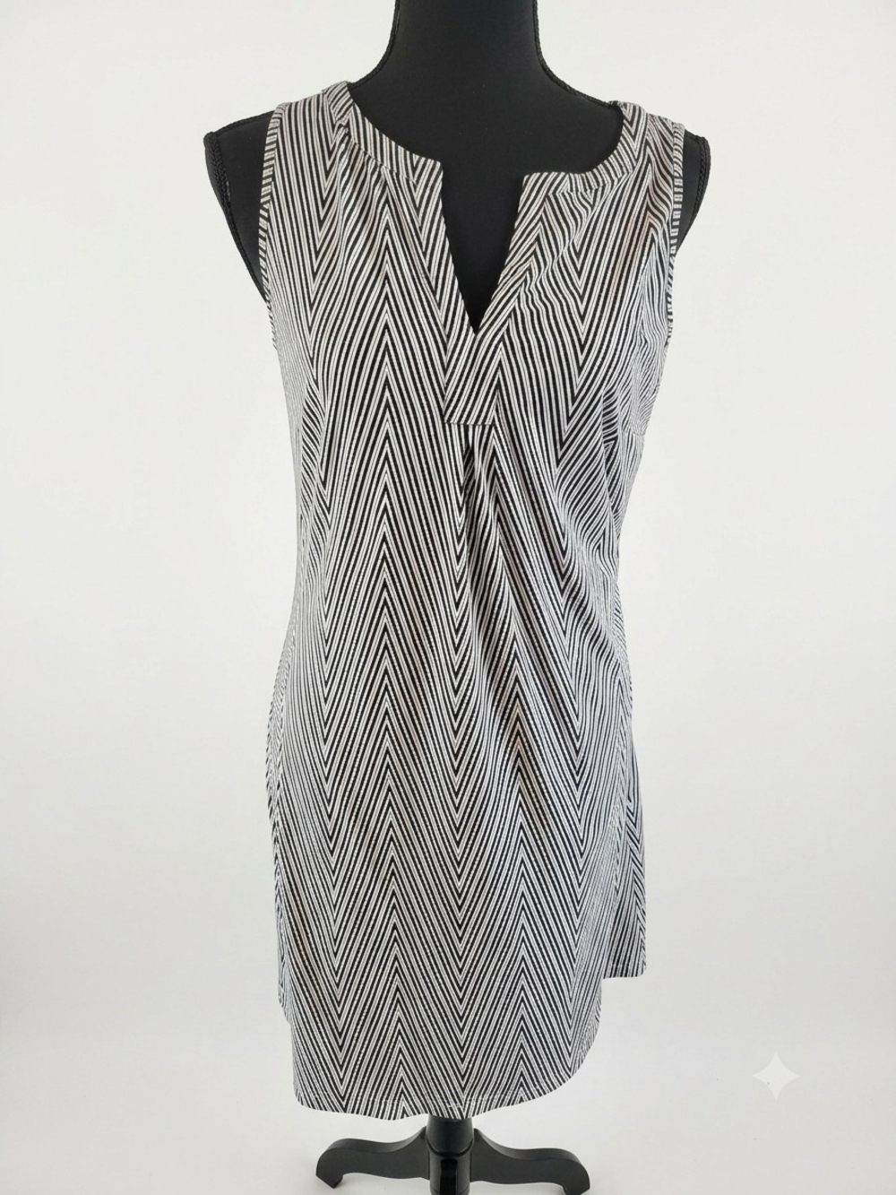 Sleeveless Black and White Chevron Midi Dress